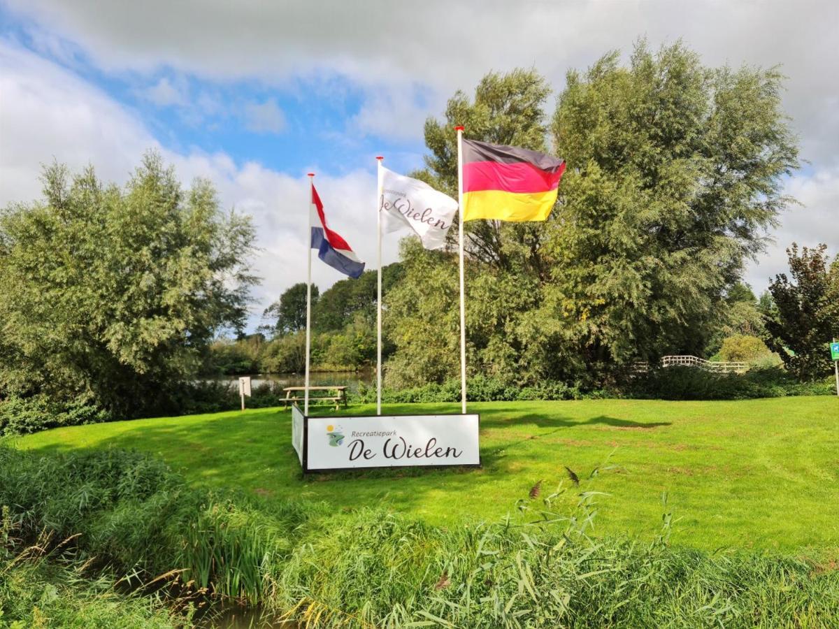 Villa Aan 'T Wiel Op Recreatiepark De Wielen 荷属圣马丁 外观 照片